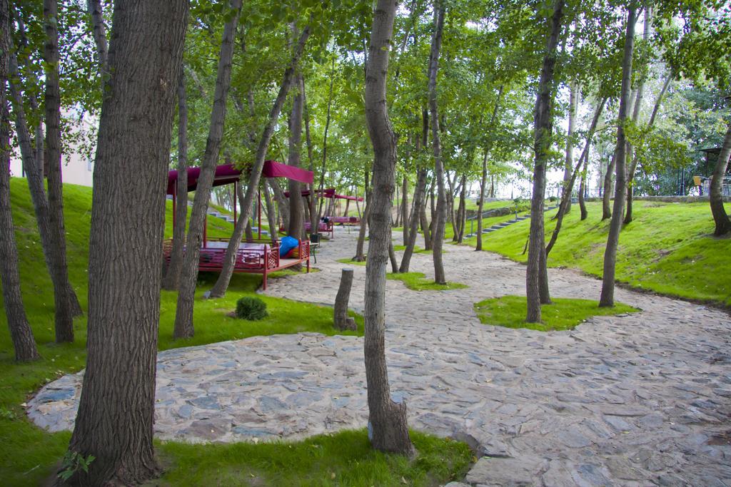 Green Land Aktobe Exterior photo